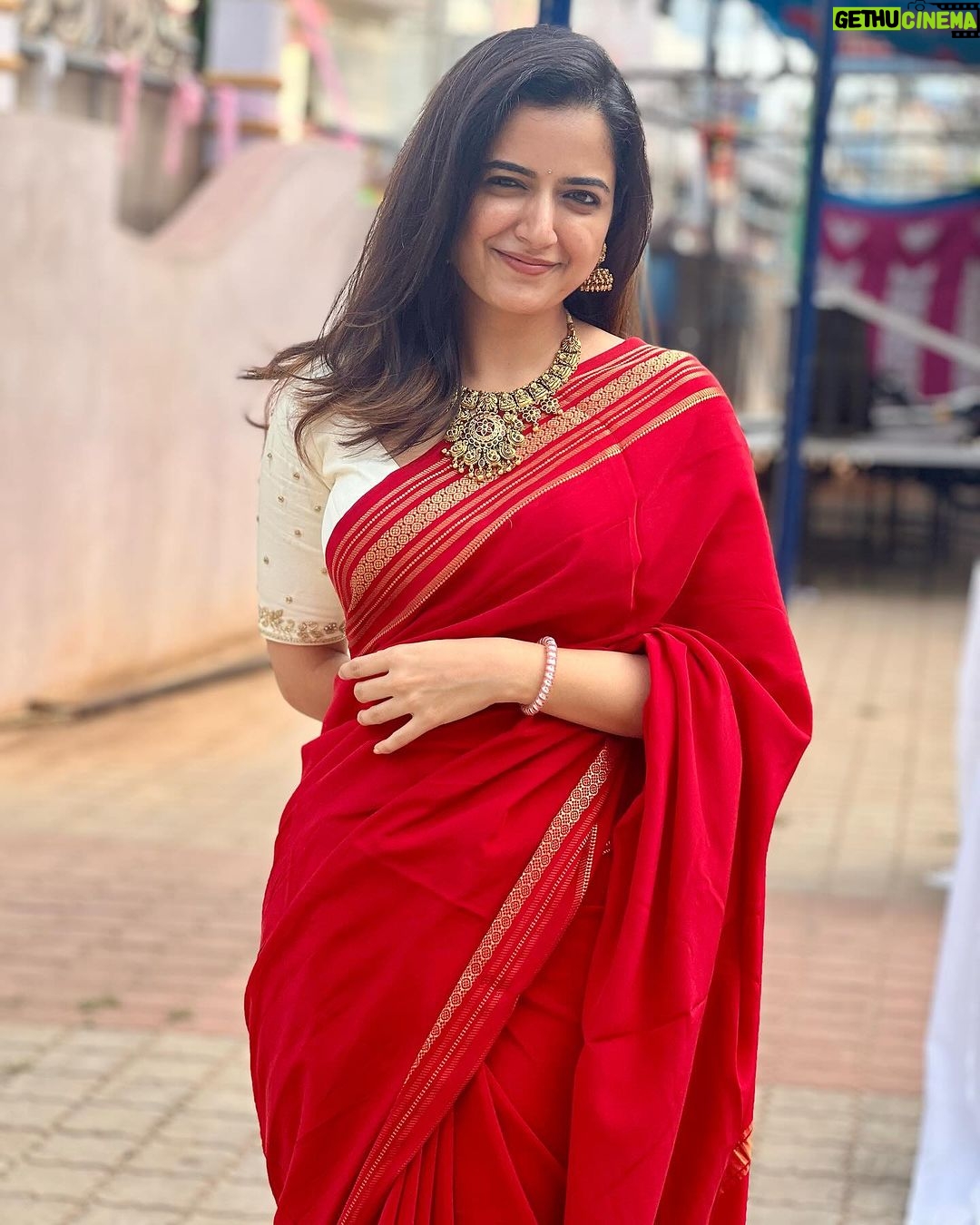 Ashika Ranganath Instagram - Dressed in red, spreading love from head to toe ❤️ Happy Valentine’s Day to all those who spread love and joy.... Let’s not forget to give lots of love and cherish the small things in life Life isn’t truly fulfilling without love, after all. ♥️♥️♥️