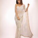 Ashika Ranganath Instagram - For the success meet of #Naasaamiranga Shot by @pranav.foto Styling @manogna_gollapudi Saree @shavetaandanuj Make up & hair @beautyby_chaitanyareddy Jewellery @petalsbyswathi Asst @the_k_style_ Hyderabad
