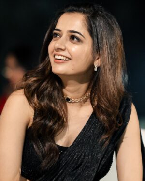 Ashika Ranganath Instagram - Keep rollinnnnngggg 💃🪩