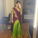 Ashika Ranganath Instagram - Trying to fit all of Varaalu’s swag into an Instagram carousel like... 📸 When 10 pictures aren’t enough to describe varaalu ♥️ Huge shoutout to @neeraja.kona and the styling squad & my staff @paramesh_hairstylist @shivugowda2011 @mr_jey005 @makeuphairbyrahul for the endless efforts to make me look great ✨ Of course, My favourites @dasaradhi_sivendra_ & @vijaybinni for making me look the best till date 🥹♥️ Also, comment your favourite one ♥️ #naasaamiranga 🔥♥️