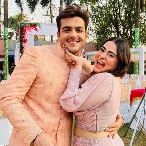 Ashish Chanchlani Instagram - Aaj mere yaaro ki shaadi hai❤️