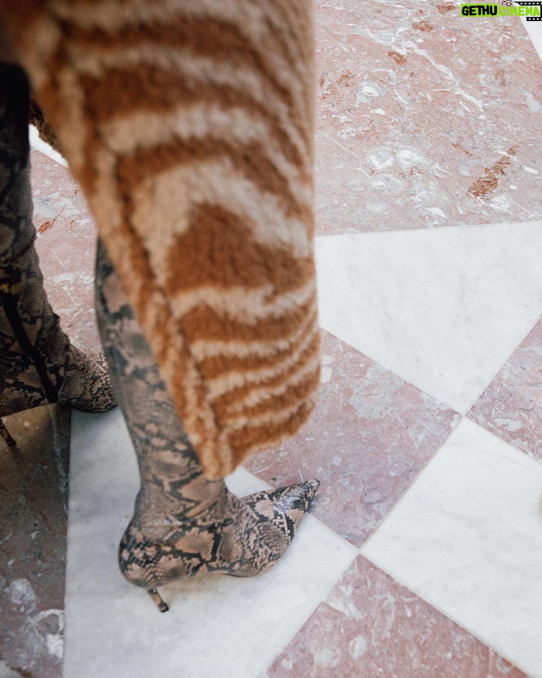 Ashley Graham Instagram - Stella says itโs about effing time ๐ @stellamccartney @fsgeorgevparis Paris,France