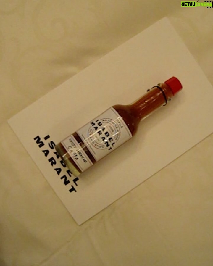 Ashley Graham Instagram - I got hot sauce in my bag 🌶️🔥 @isabelmarant @fsgeorgevparis Four Seasons Hotel George V Paris