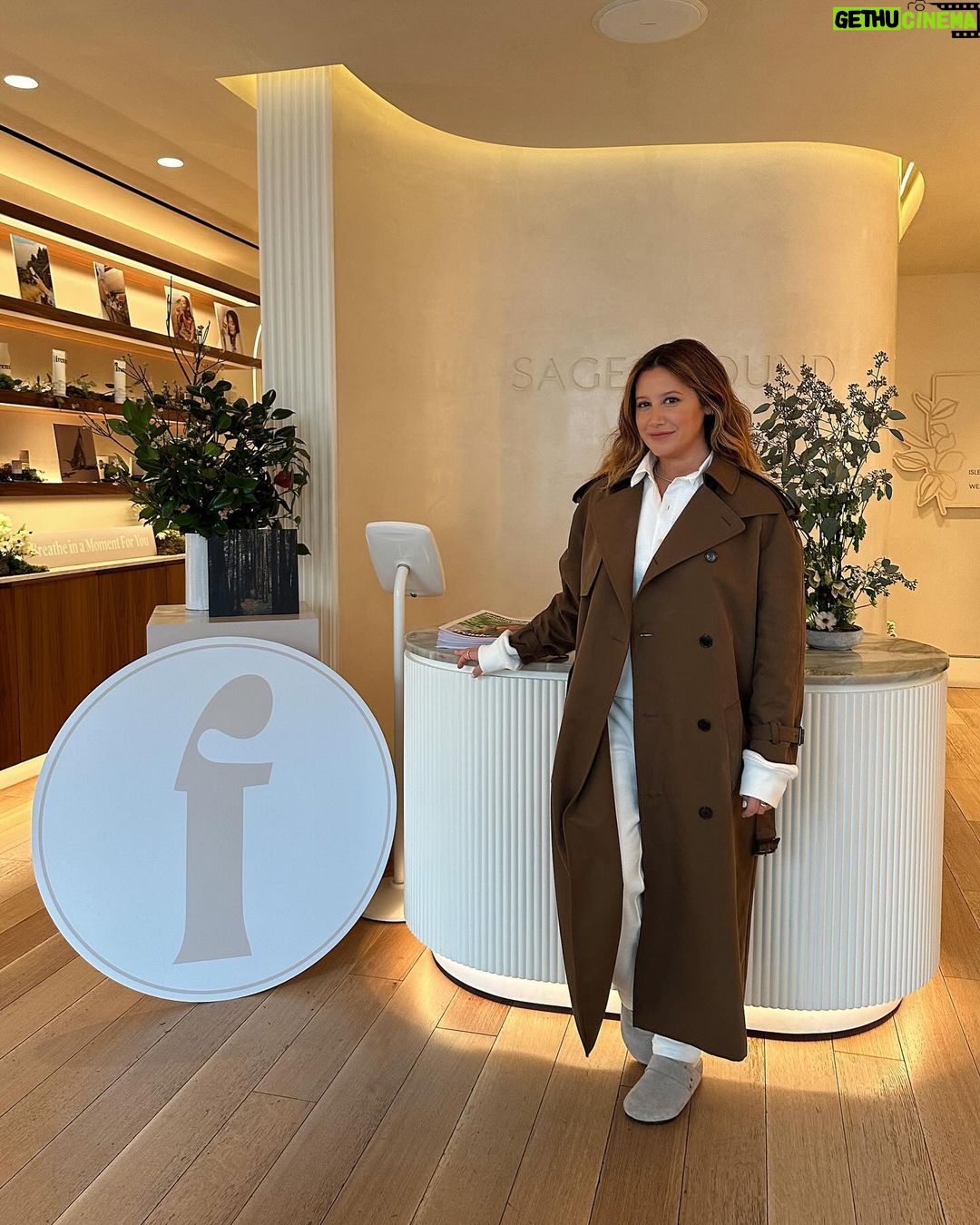 Ashley Tisdale Instagram - Celebrated the launch of Palo Santo Sage in NY! Feeling so much gratitude for this community we’ve built. @beingfrenshe was made for you and it means so much to me to see you all making this scent part of your daily rituals. So, so thankful for each and every one of you.