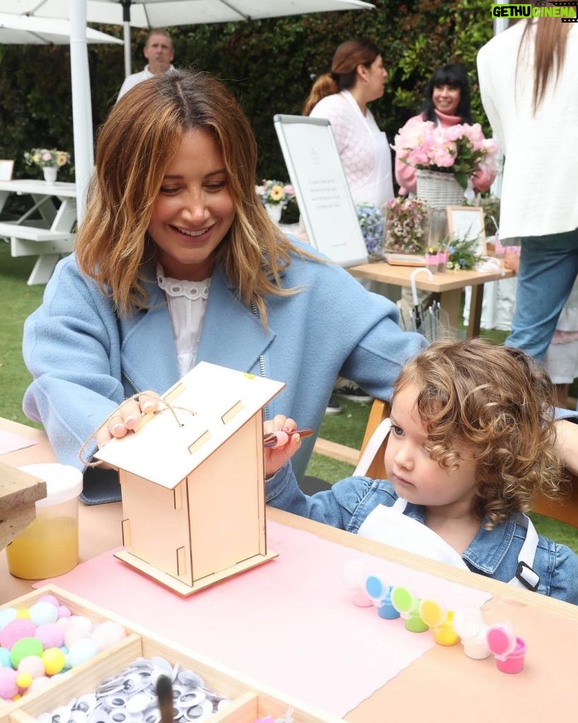 Ashley Tisdale Instagram - Moments from @janieandjack’s Spring Garden Party 💐 Juju and I had so much fun hosting the event to celebrate Janie and Jack’s new Spring collection. We met some bunnies, made flower bouquets, decorated birdhouses, and got so many ideas for the cutest outfits for any Spring occasion! #JanieandJackPartner #JanieandJackLove