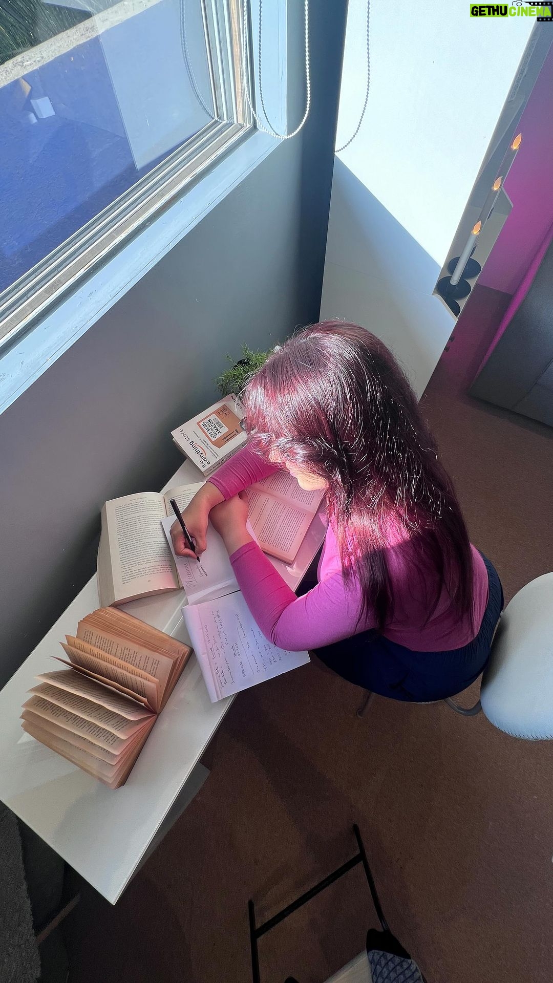 Ashnoor Kaur Instagram - Exams are coming up & you’re still scrolling👀