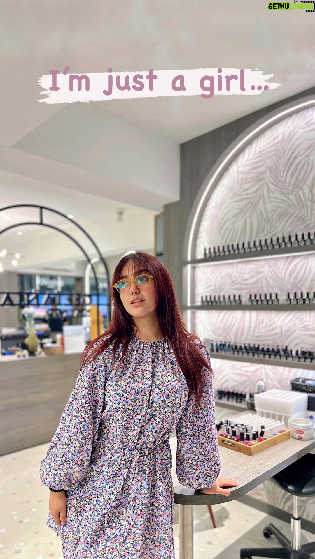 Ashnoor Kaur Instagram - Wdym I’m being unreasonable?🤨 . . . . . Pamper sessions at @geetanjalisalon 🫶🏻 Geetanjali Salon
