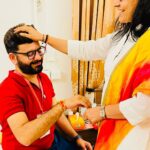 Ashok H Choudhury Instagram - क्या लिखुं इसके लिये शब्दों के समंदर भी कम पड़ जाएँगे ,you are inspiration for millions,greatest soul ever born on this planet ,I wish you happy and blissful life ahead .always feel proud,safe and proud to just remember that you are my sister. Keep blessing us. We Care for you , We need you, सर्वव्यापी परमआत्मा, हे गुरुदेवसभी सभी जीवों के आधार, अनंत कोटि ब्रह्माण्ड के मालिक, सर्वोपरि-अद्वितीय-विश्व कल्याणकारी, ,आपसे शत् शत् वंदन करता हूं, की आपके शरीर, मन, आत्मा, रक्त की प्रत्येक बूंद, हर कोशिका व डीएनए एवं पूरे अस्तित्व को अपनी आरोग्य शक्ति, आध्यात्मिक ऊर्जा, सुरक्षा, प्रेम, मार्गदर्शन एवं कृपा दृष्टि से भरपूर कर दे । 🙏🙏🙏🙏🙏 Happy Birthday Didi 😇 @falguninanavati @prateekchalana @rumystic @miralnanavati @premrangrej @rangrej.divya