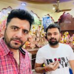 Ashok H Choudhury Instagram - अक्सर हम हार-जीत, सक्सेस और फेलियर के बीच इस तरह से फंस जाते हैं कि भूल जाते हैं कि जिंदगी में सबसे जरूरी होती है 'जिंदगी'...और उसमे दोस्तों का बड़ा रोल होता है ,अपने दिल के भावों को आप खुल के Express कर पाते है । Friendship is the purest love. It is the highest form of Love where nothing is asked for, no condition, where one simply enjoys giving. you can tag if you find photo in gallery 🤝😇 #Happynewyear #waahzindagi #friends #godblessall @paragchhabra.official @rumystic @pawan.2424 @rajeshchoudhary3422 @aniksharma_ @dibyajyotim1302 @mehrajsbjp