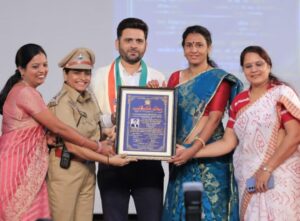 Ashok H Choudhury Instagram - Proud to receive the #rajasthanratanshiromani award for outstanding contribution in cinema .
Congratulations to team @shivazzafilm 
Thanks @singerseemamishra @sumitkadelofficial @suneetameenaaddl.dcp @rumystic @imsanjaimishra @junjaram_thory @falguninanavati @bhishm_singh @plabita.manu @naveenkasturia @rumystic #Turtlefilm #WaahZindagi @zee5 only