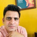 Ashok H Choudhury Instagram - चाय के बाद #selfie तो बनती है ! New look after long time ,Q Ki Trimmer ne beech me saath chod diay 😃Dr. @pawan.2424