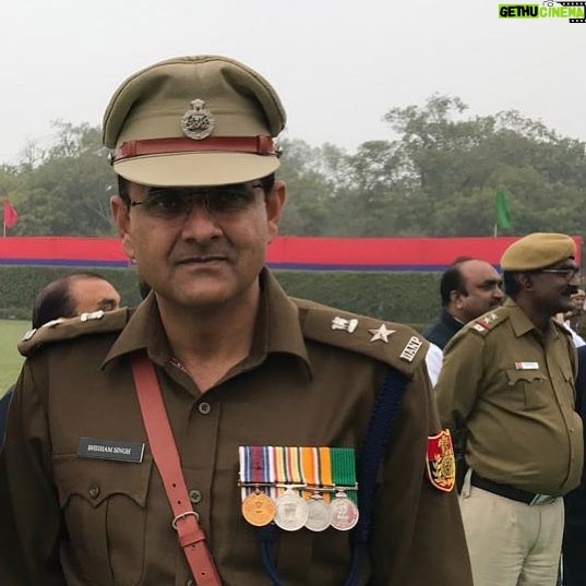 Ashok H Choudhury Instagram - Kudos & feeling proud for my Big bro @bhishma_singh IPS. Minor girl was sold to old age man.When #FIR registered in PS Nazafgarh but bcas of death threat from Sonu & other pimps named in the FIR she gone missing deliberately.Many criminal case was going against her for 15 years 1) Even an accident like Vikas Dubey could have happened with a slight mistake, he & his team have done a tremendous job .We salute you #Swacchdelhi . He already awarded by #GallantryAward #UtkarishtpoliceMedal Wish you Good luck ):
