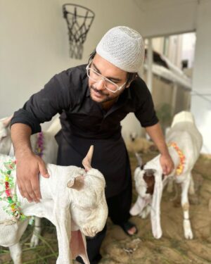 Asim Azhar Instagram - Eid Mubarak dosto ❤️✨