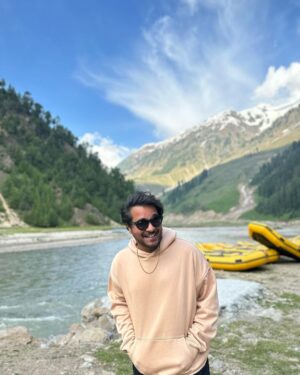 Asim Azhar Instagram - JANNAT. 🇵🇰🏔️💚 Subhan Allah 

Apka bhai finally north agaya (first time ever) & now i know why they say that PAKISTAN is one of the most beautiful places on earth. 😍