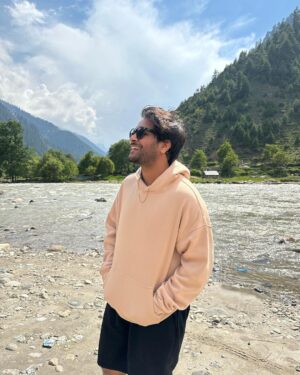 Asim Azhar Instagram - JANNAT. 🇵🇰🏔️💚 Subhan Allah 

Apka bhai finally north agaya (first time ever) & now i know why they say that PAKISTAN is one of the most beautiful places on earth. 😍