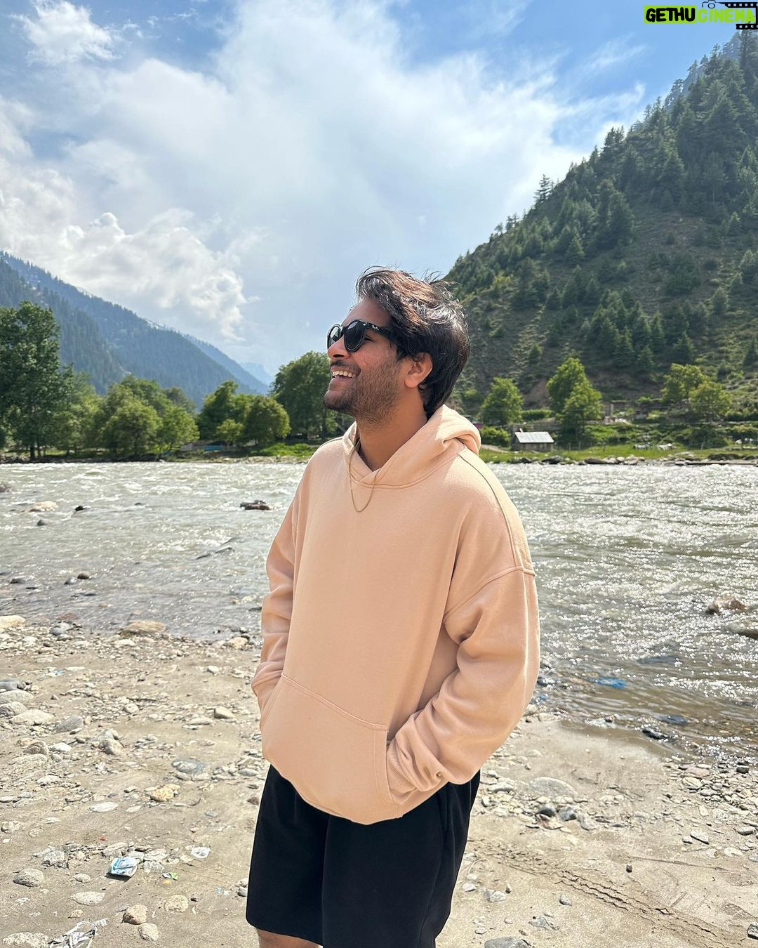 Asim Azhar - 135.9K Likes - JANNAT. 🇵🇰🏔️💚 Subhan Allah
Apka bhai finally north agaya (first time ever) & now i know why they say that PAKISTAN is one of the most beautiful places on earth. 😍