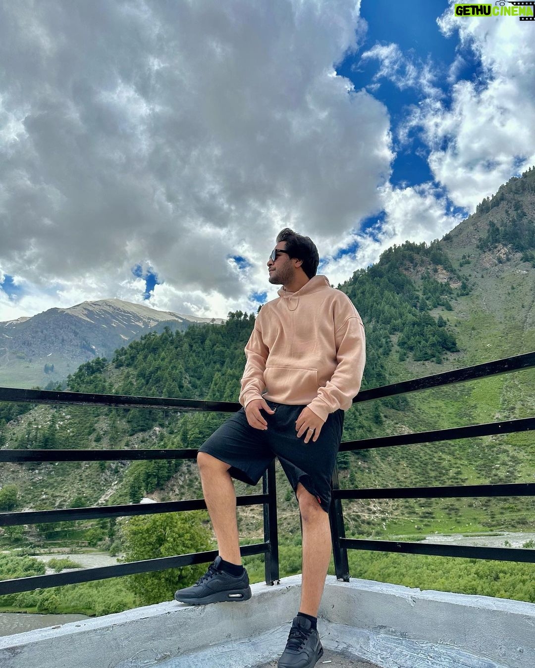 Asim Azhar - 135.9K Likes - JANNAT. 🇵🇰🏔️💚 Subhan Allah
Apka bhai finally north agaya (first time ever) & now i know why they say that PAKISTAN is one of the most beautiful places on earth. 😍