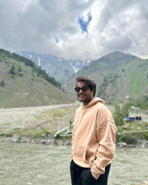 Asim Azhar Instagram - JANNAT. 🇵🇰🏔️💚 Subhan Allah 

Apka bhai finally north agaya (first time ever) & now i know why they say that PAKISTAN is one of the most beautiful places on earth. 😍