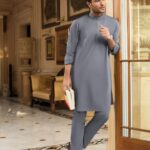 Asim Azhar Instagram - socha tumne kabhi ye kis dorh mai hain hum, nafrat mohabbat se barhke kyun seh rahe hain hum