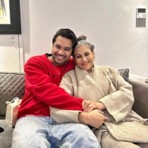 Asim Azhar Instagram - Happy birthday to my everything 💗