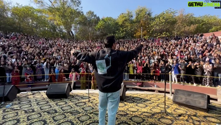 Asim Azhar Instagram - Jo tu chahe.. hazir karu 🥹