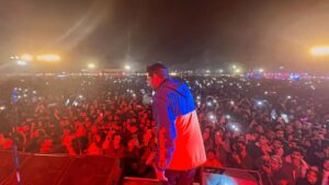 Asim Azhar Instagram - Mann tha barha…tu hota mera. ISLAMABAD ❤️‍🔥