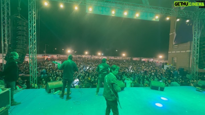 Asim Azhar Instagram - ISLAMABAD / PINDI 💗💗💗💗💗💗💗 thank u for making this the best birthday ever. I am so lucky to have you guys. i love u so much. aap log ke saamne barha hua houn, ghaltiaa bhi ki, sab kuch kiya, leken aap ka pyar kabhi nahi kam hua. Aur uske liye mai bohat shukar guzar houn. Bas aise hi humesha apna samajh ke pyar karte rehna. I love u guys so much. Thora zyada emo hogaya. Sorry. 💗😢