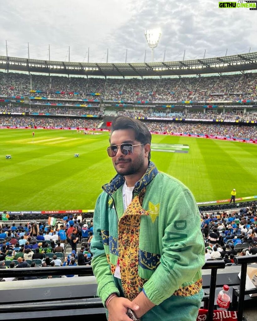 Asim Azhar Instagram - Dream come true 🇵🇰 #INDvPAK 🇮🇳 #t20worldcup Melbourne Cricket Ground (MCG)