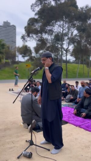 Asim Azhar Instagram - Jummah Mubarak! 

Truly, the best Friday ever for me, Alhamdulillah. I got the honour of giving Azaan for the Muslim community here in Melbourne, Australia. The beautiful part was that people from all sects came together & prayed. Thank you @salamfest for this special moment. Aur fikar na karain, hum sab ne Sunday ko barish na hone ki bhi dua maangi hai! 😊