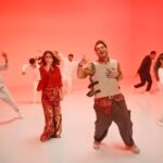 Asim Azhar Instagram - Khel Dil Mein Hai 🇵🇰⚡️💗 i honestly love this anthem. come on Pakistan!!! 🇵🇰 let’s play the world cup with all your heart. now listen, dance, play & enjoy!!! 💥 @meesha.shafi x @asimazhar x @iamevaab | @jazzdigital 🎶 produced by @abdullah.s.siddiqui 🎥 directed by @hassan.dawar
