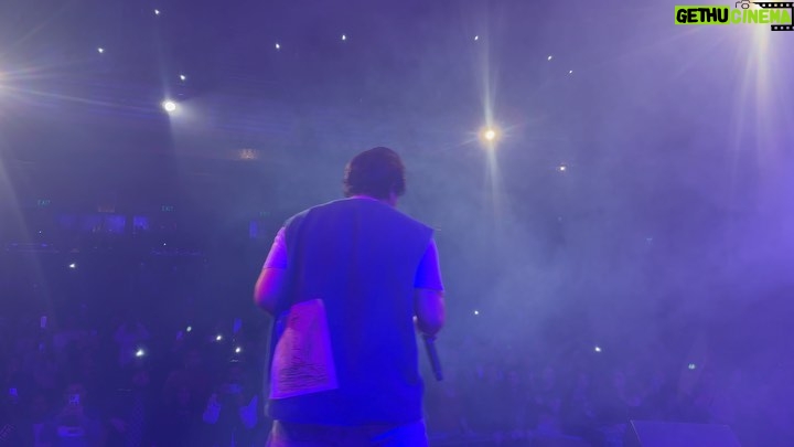 Asim Azhar Instagram - LONDON & MANCHESTER 🔥🔥🔥🔥🔥🔥🔥🔥🔥🔥🤯🤯🤯🤯🤯🤯🤯 THANK U SO MUCH FOR MAKING MY DEBUT SOLO UK TOUR SO AMAZING. I LOVE U GUYS. I WILL NEVER FORGET THESE TWO NIGHTS IN MY LIFE. YOU MADE A BOY LIVE HIS DREAM THIS WEEKEND. I HOPE EVERYONE WHO CAME HAD A GOOD TIME. I LOVE YOU ALL SO MUCH 💗💗💗💗💗💗💗💗💗💗💗💗💗💗💗💗