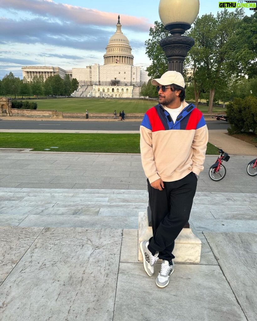 Asim Azhar Instagram - i love u guys so much thank you 🇺🇸💗🇵🇰 Washington, DC, USA