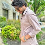 Asim Azhar Instagram - Pardes se aap sabko .. EID MUBARAK 😊 Washington, DC, USA