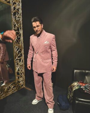 Asim Azhar Instagram - Fun night. 🤓💗 #luxstyleawards