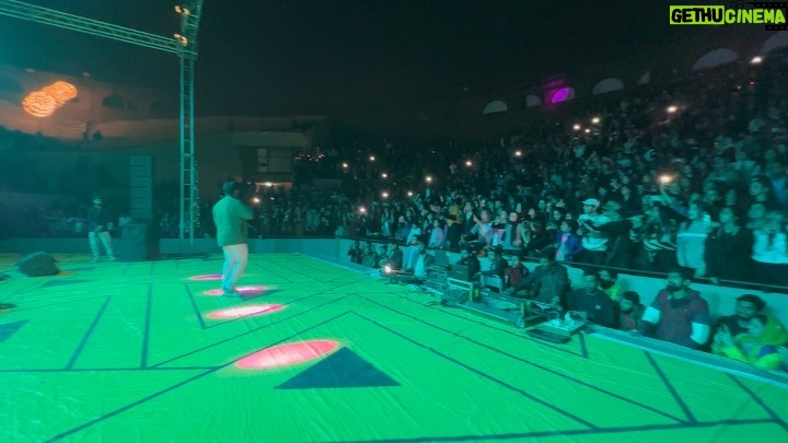 Asim Azhar Instagram - L A H O R E 💗💗💗💗💗 what a night man 🔥🔥🔥 we sold out alhamra !!!! Alhamra Open Air Theatre