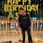 Asim Azhar Instagram - Best. birthday. ever. 💗🎂🎉🎈