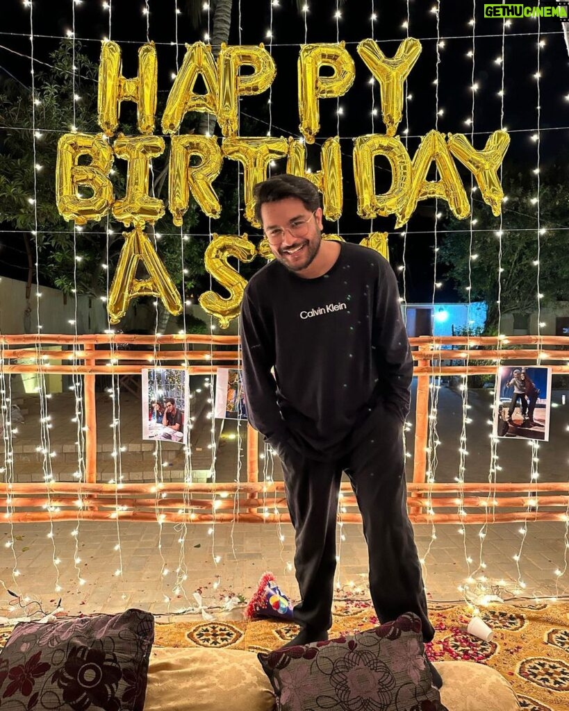 Asim Azhar Instagram - Best. birthday. ever. 💗🎂🎉🎈