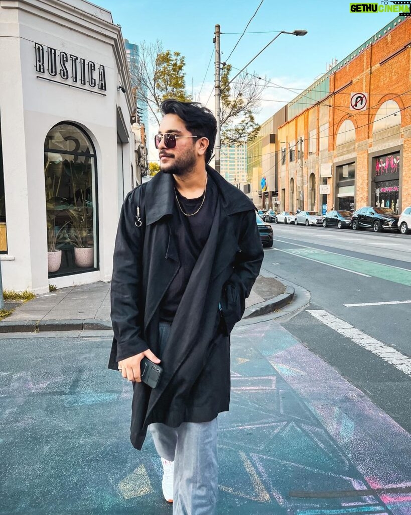 Asim Azhar Instagram - buray hain kya itne… Melbourne, Australia