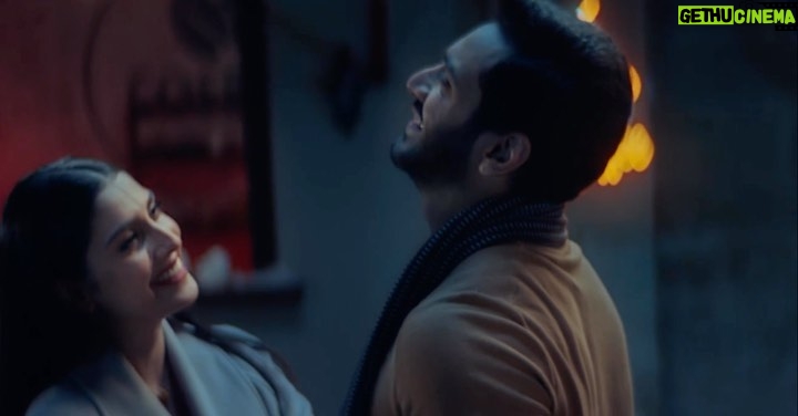 Asim Azhar Instagram - My favourite part of the song. What is yours? 🎶 Thank u for loving #MEIN so much 🫶🏽 @wahaj.official @ayezakhan.ak @kunaalvermaa