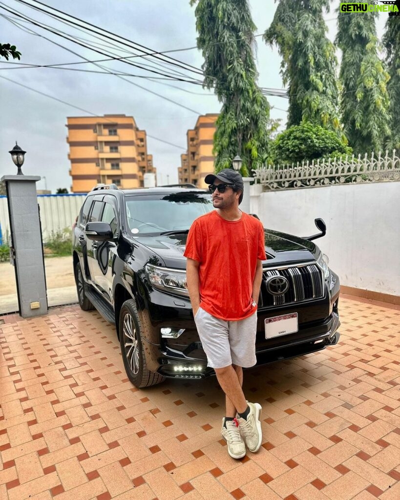 Asim Azhar Instagram - Alhamdulillah for everything. 🙏🏽❤ Sharing a little moment of happiness with you guys today. Thank you for making all my dreams come true. Please say MashaAllah 😋 #newride