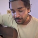 Asim Azhar Instagram - aaj dil kiya aap sab ke liye kuch ganay ka. 🫶🏽 #favsong #classic
