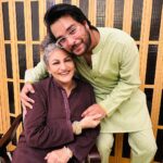 Asim Azhar Instagram - Eid Mubarak ✨ aik dafa phir ama aur meri taraf se 🫶🏽