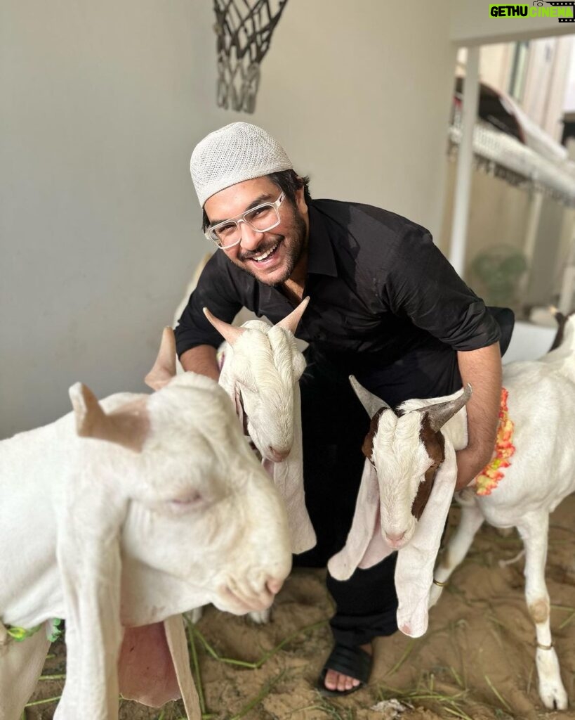 Asim Azhar Instagram - Eid Mubarak dosto ❤✨ Karachi, Pakistan