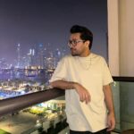 Asim Azhar Instagram – HAPPY NEW YEAR 💛🇦🇪 Kempinski Palm Jumeirah….