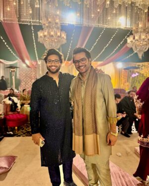 Asim Azhar Instagram - What a beautiful night. ✨ Bohat bohat mubarak @imamulhaqofficial ❤️
