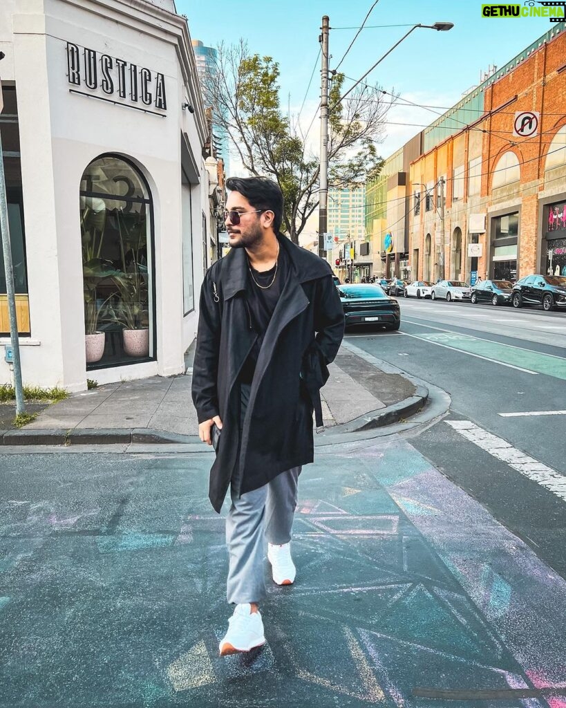 Asim Azhar Instagram - buray hain kya itne… Melbourne, Australia