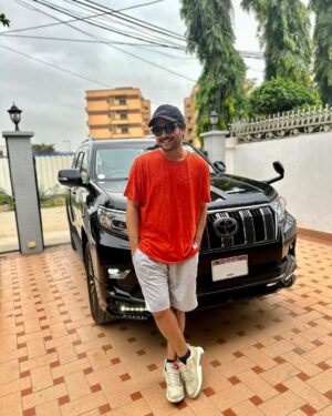 Asim Azhar Instagram - Alhamdulillah for everything. 🙏🏽❤️

Sharing a little moment of happiness with you guys today. Thank you for making all my dreams come true. 

Please say MashaAllah 😋 #newride