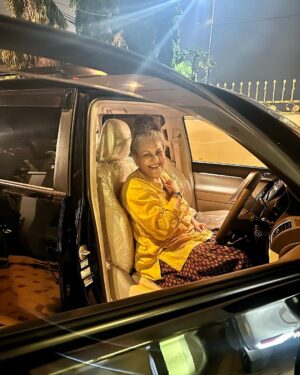 Asim Azhar Instagram - Alhamdulillah for everything. 🙏🏽❤️

Sharing a little moment of happiness with you guys today. Thank you for making all my dreams come true. 

Please say MashaAllah 😋 #newride