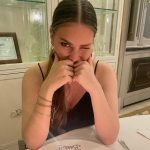 Aslı Enver Instagram – Hayatımdaki her şey ve herkes için teşekkür ederim…👆🏻🙏🏻🤍