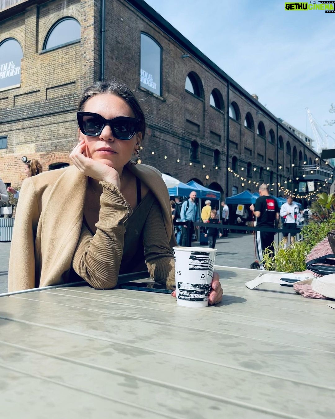 Aslı Enver Instagram - Once upon a time ☕️ London